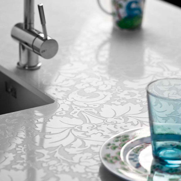 bänkskivor i kvarts kök vit blomma spets Caesarstone Motivo