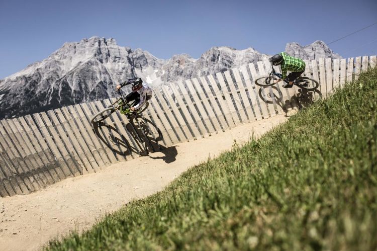 bikepark österrike hitta mountainbike rutter adrenalin cykelleder stigar visa ramp