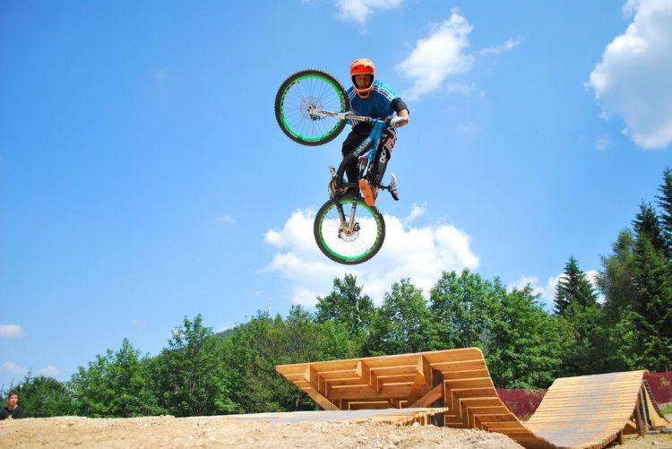 bikepark österrike hitta mountainbike rutter adrenalin cykelleder stigar somrande slopestyle