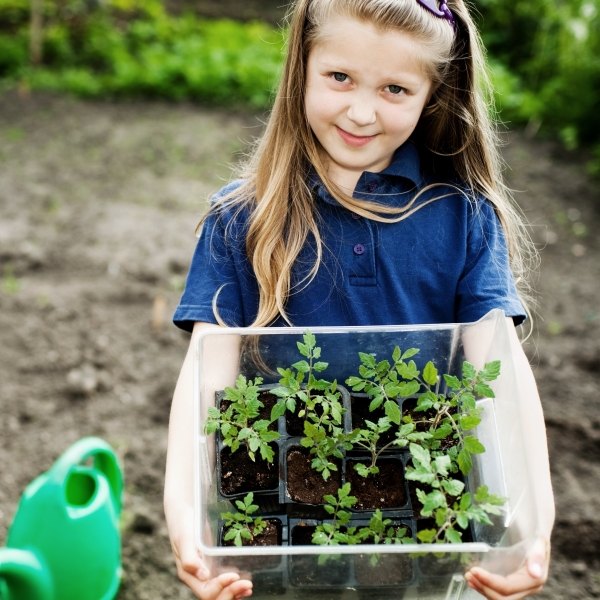 Trädgårdsarbete med tips för barn