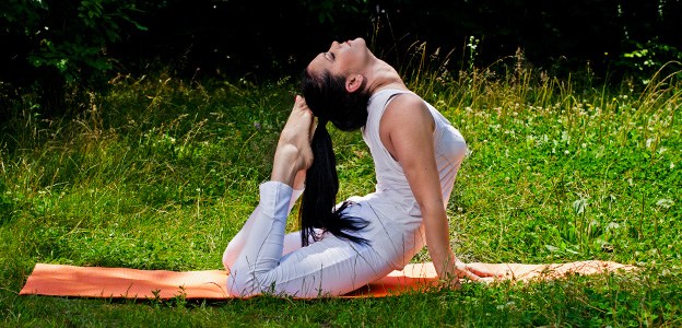 snabba enkla övningar som tränar nybörjare yoga hemma