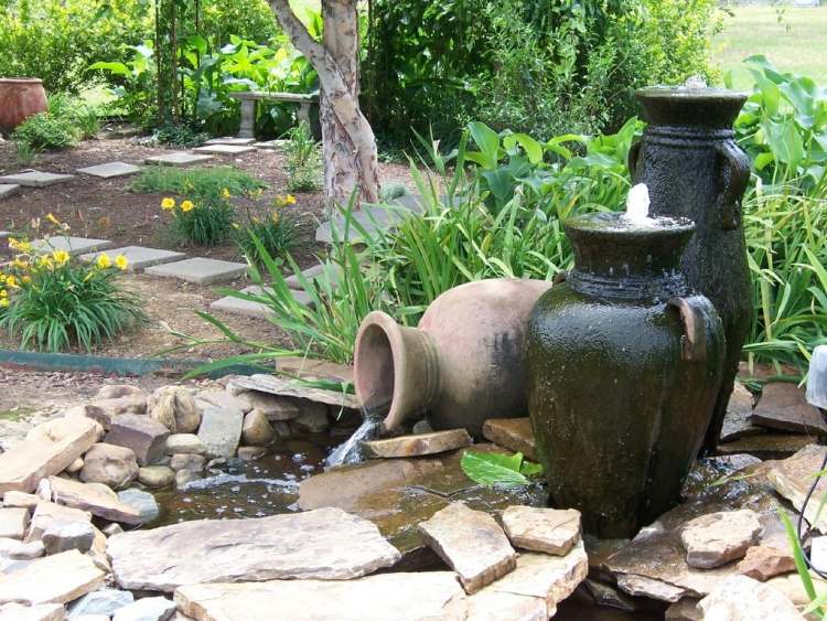 trädgård-design-idéer-vatten funktioner-vatten källa-kanna-stenblock