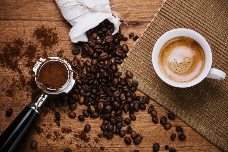 Att göra kaffe utsökt espressomaskin Instruktioner för att måla kaffebönor