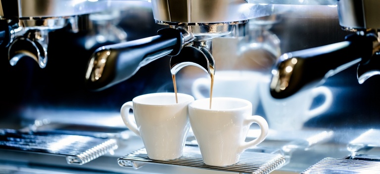 Espressotillverkning kaffe espressomaskin prisjämförelse kaffebönor espresso