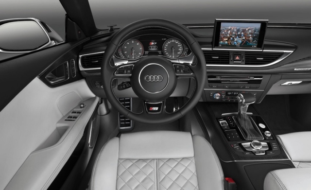 grå-coupe-interiör-AudiRS7-Sportback-bild