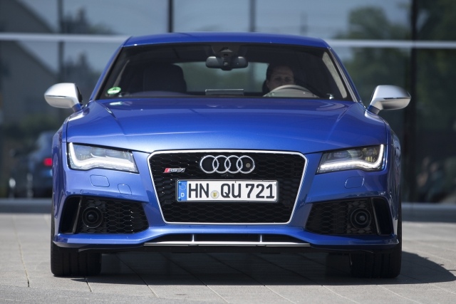 2014-audi-rs7-close-blue-metallic-bild