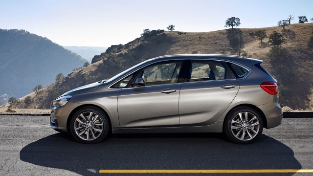 bmw-2series-active-tourer-side-photo