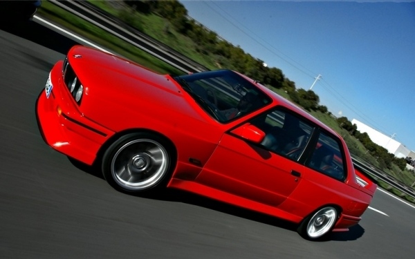 sidovy-däck-fälgar-BMW-M3-E30
