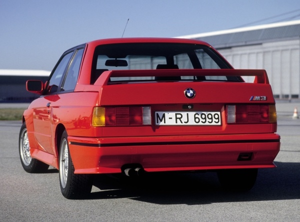 Karosseri-däck-byte-misslyckas-BMW- M3- E30