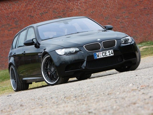 BMW-M3-E91-svart-på-väg