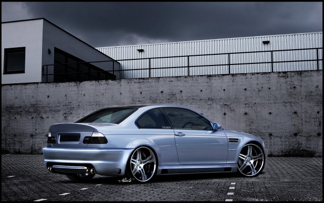 BMW_M3_E46_metallic-hall