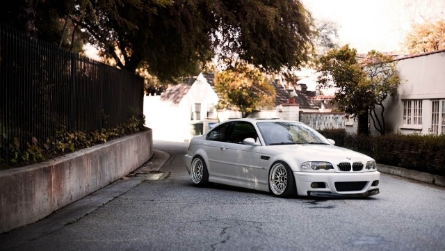 weiss-strasse-bmw-m3-e46