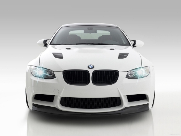 BMW M3 E90 Coupe frontal 2009 lampor