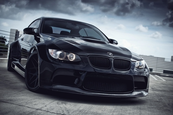 BMW M3 E90 svart front