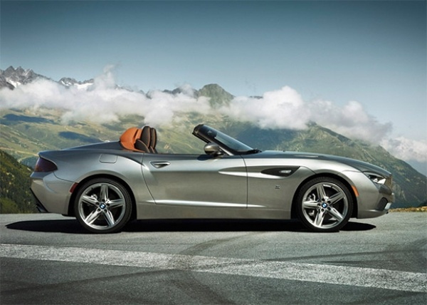 BMW-sida-Roadster-metallic-grå-väg