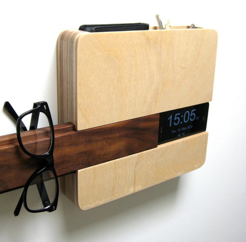 elektronisk klocka butler arrangör design av trä