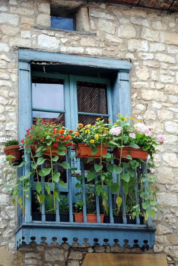 golv till tak-fönster-dörrar-fallskydd-räcken-hängande växter