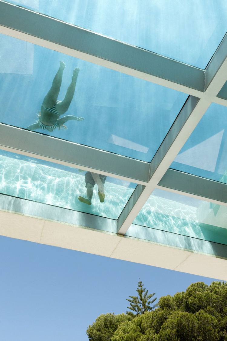glas pool på taket glas golv terrass takfunktion