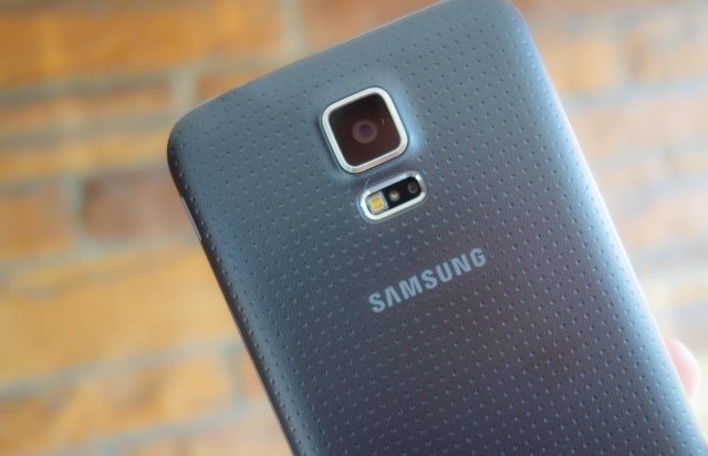 Galaxy S5 tunn ljusgrå metalleffektfärg