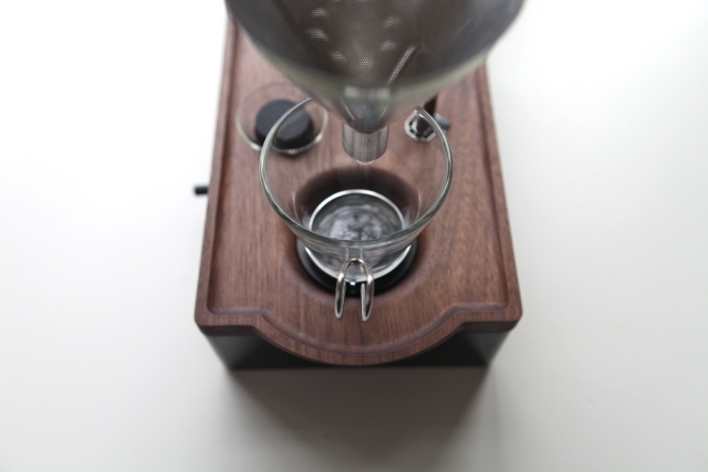 Designer-väckarklocka-samtidigt-bryggning-kaffe-innovativ-idé