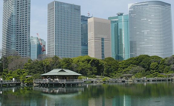 delar av japansk trädgårdsarbete skyskrapa