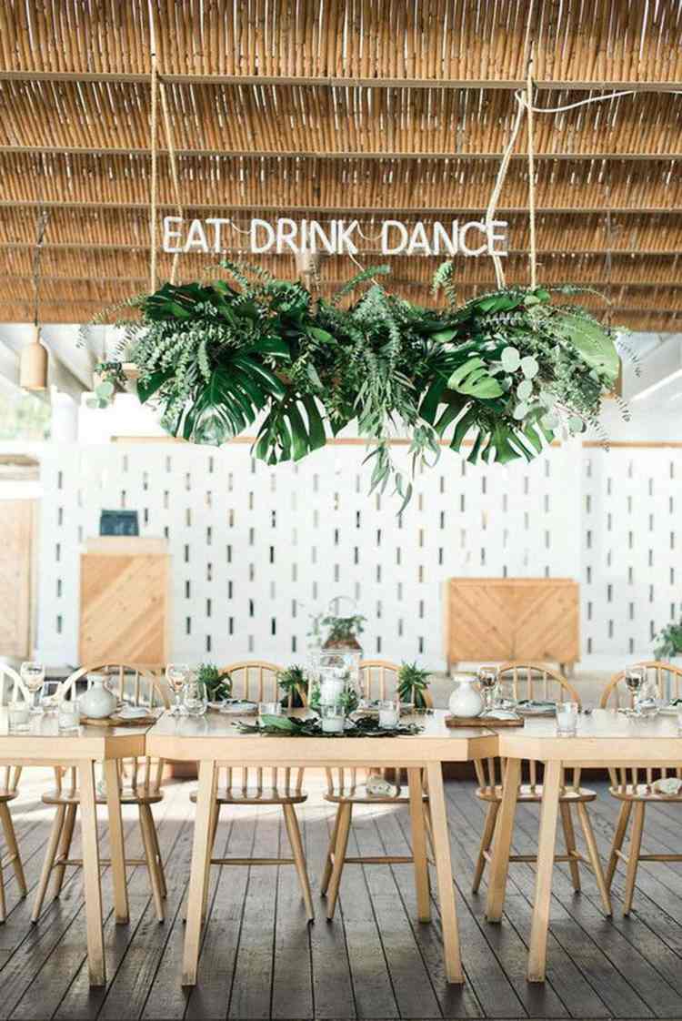 Kombinera tropisk och retro stil för bröllopsfirandet