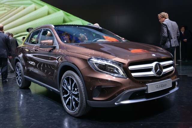 framsida-mercedes-benz-gla-brun