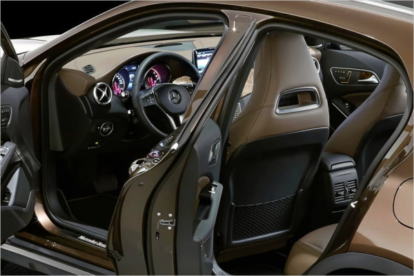 Mercedes GLA interiör kvalitetsmaterial
