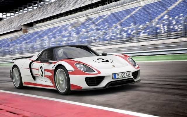 Porsche Spyder 2015 front 2