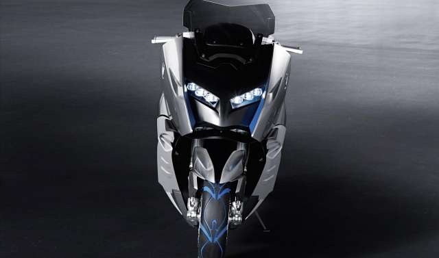 BMW Roller Concept 2010 framför
