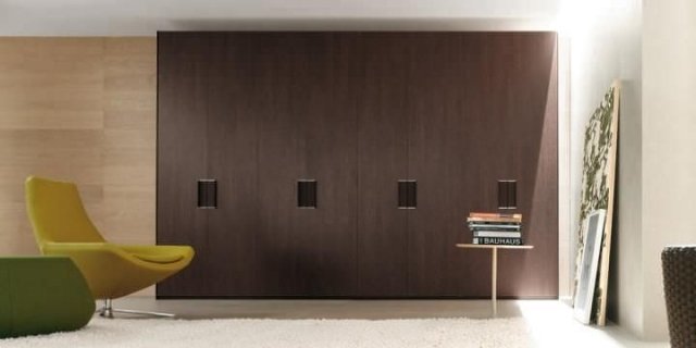 Trä skåp hall möbler förvaring 8 dörrar mörk färg SIltre-LIFE-139
