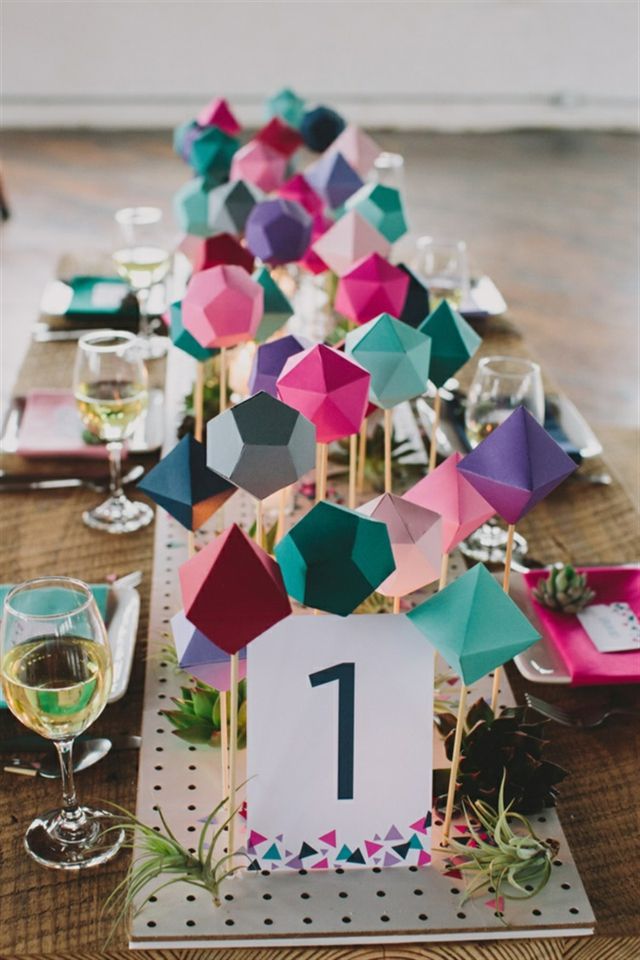 mittpunkt dekoration geometriska bord bröllop papper