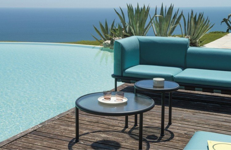 design trädgårdsmöbler soffbord-glas-runt-uteplats-poolområde