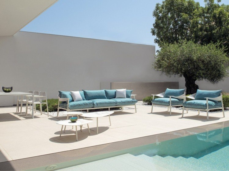 design-trädgårdsmöbler-terramare-ljusblå-soffa-metall-vit-lounge