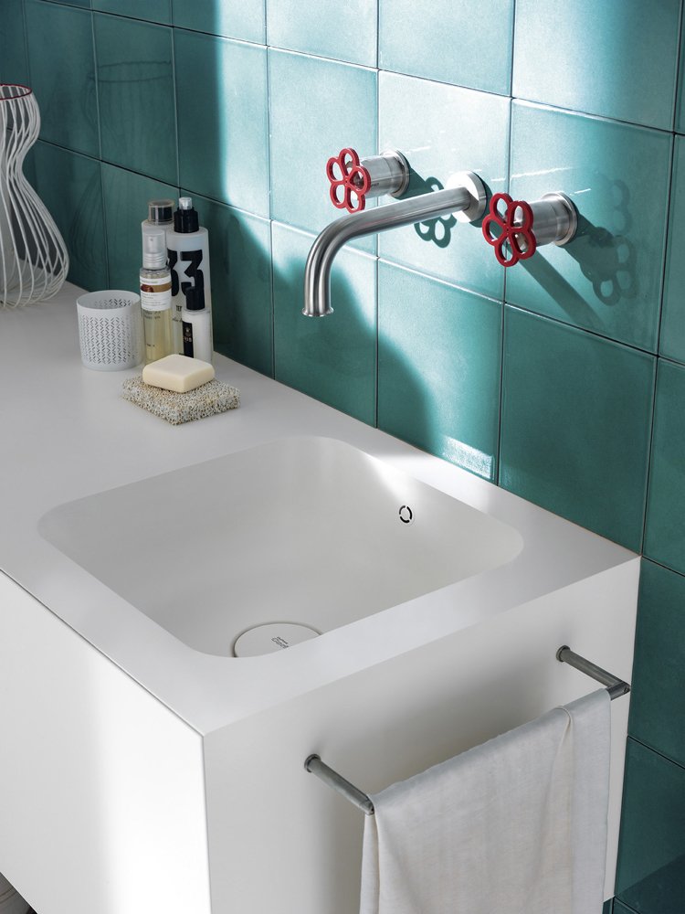 design handfat badrum moderna vita rektangulära keramiska plattor turkosa