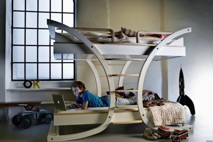design-loft-säng-original-form-trä-ram-modern-inredning