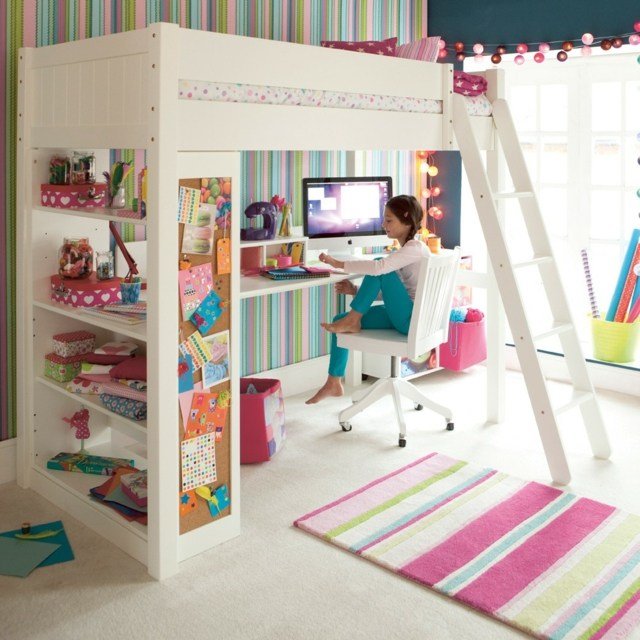 Matta-golv-trä-loft-säng-med-stege