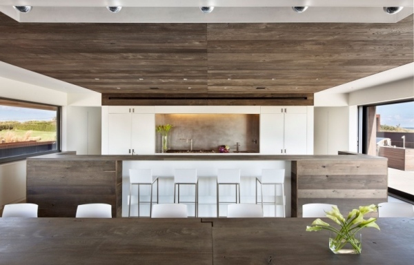 modernt kök fritidshus design deco träelement möbler