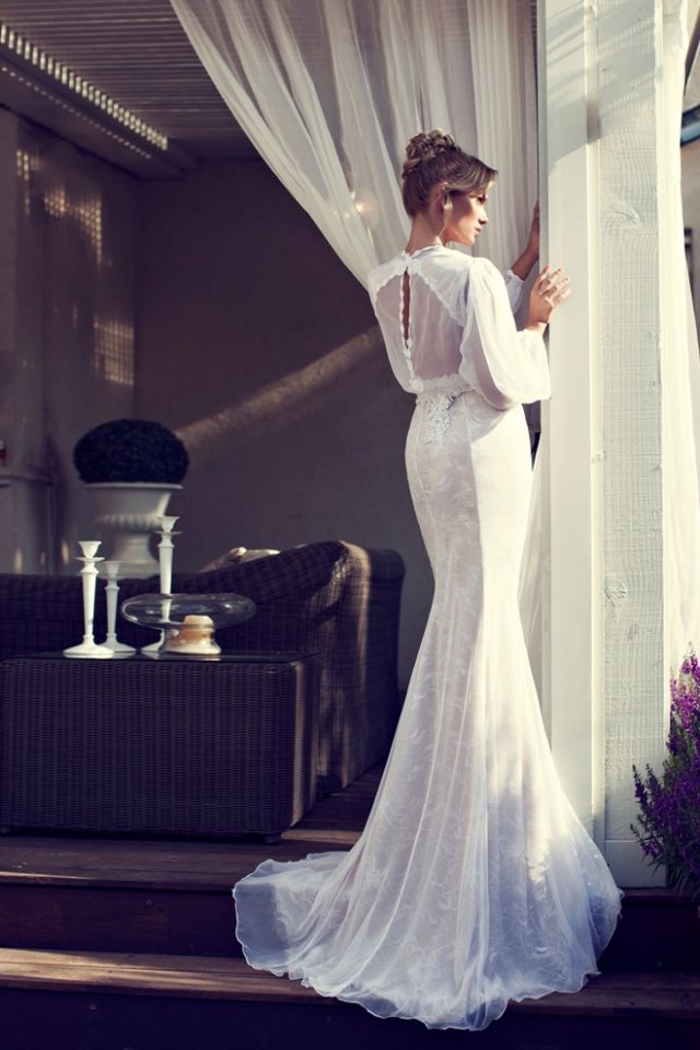 designer-bröllopsklänningar-Nurit-Hen-2014-rueckendekollete-transparent