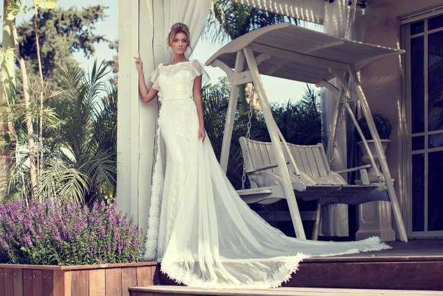 designer-bröllopsklänning-haute-couture-tåg-spets-Nurit-Hen-2014