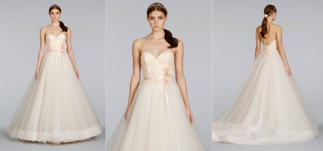 lazaro-2014-bröllopsklänning-gräddbollsklänning-axelfri-chantilly-spets-blommig-korsett-tyll-kjol