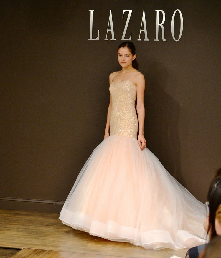 Designer-bröllopsklänningar-lazaro-persika-färg-sjöjungfru