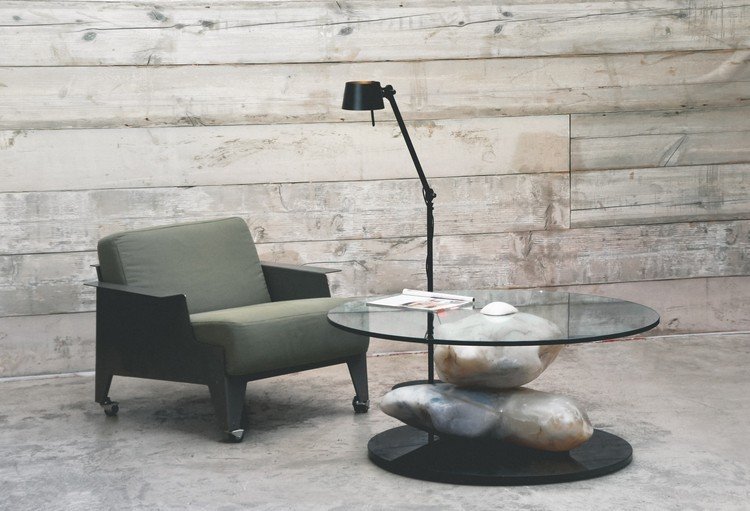 Sten soffbord unikt design-alabaster-bordsskiva-glas-fåtölj-golvlampa