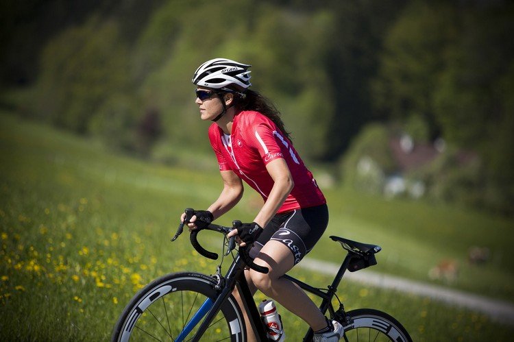 designer cykelkläder kvinnor castelli cykelväst röd