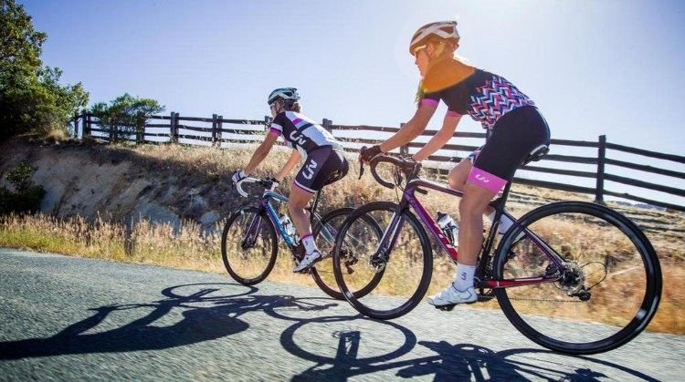 cykelkläder för kvinnor designer cykeltröjor moderna