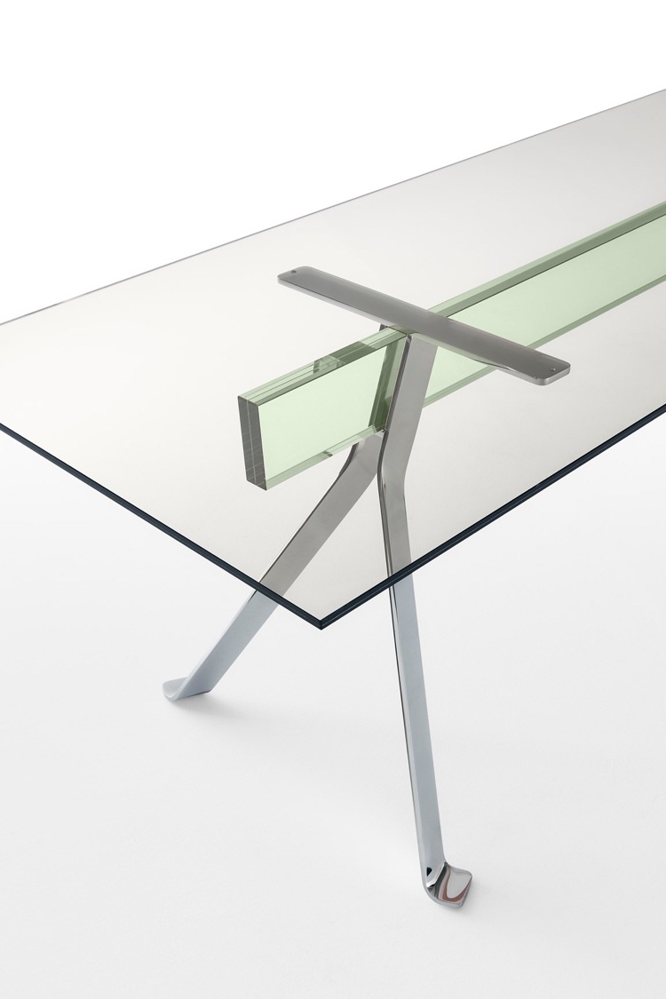 Designer glasbord grön accent lång matplats metall glas material