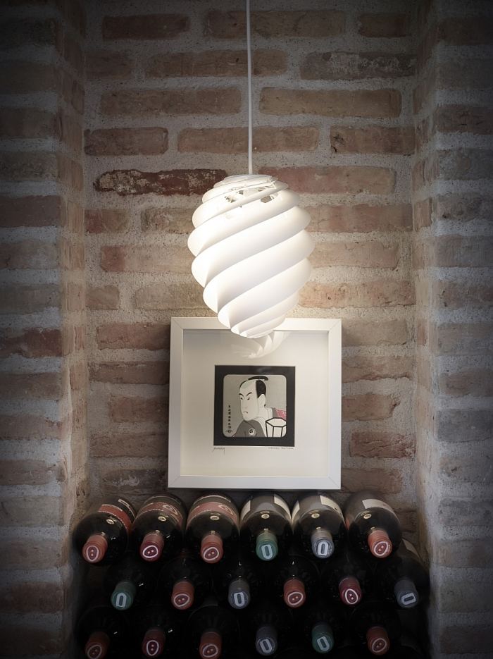 Rustik-tegel-vägg-design-dekorativ-hängande-lampa-virvlade-indirekt-ljus