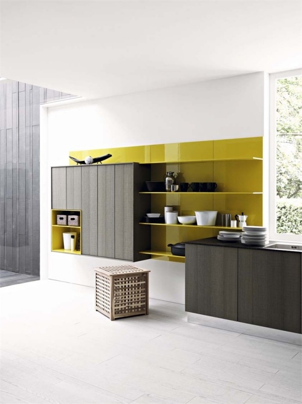 modern italiensk kök design möbler färg accenter gul grå