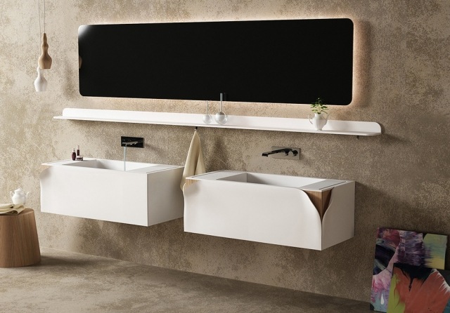 badrum-möbler-design-två-fåfänga-vägg-hylla