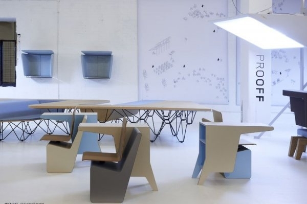 Möbeldesign representerar en modern kombination av kontorsmöbler